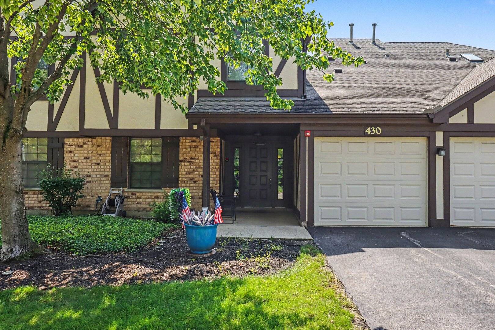 430 Elizabeth DR #2C, Wood Dale, IL 60191
