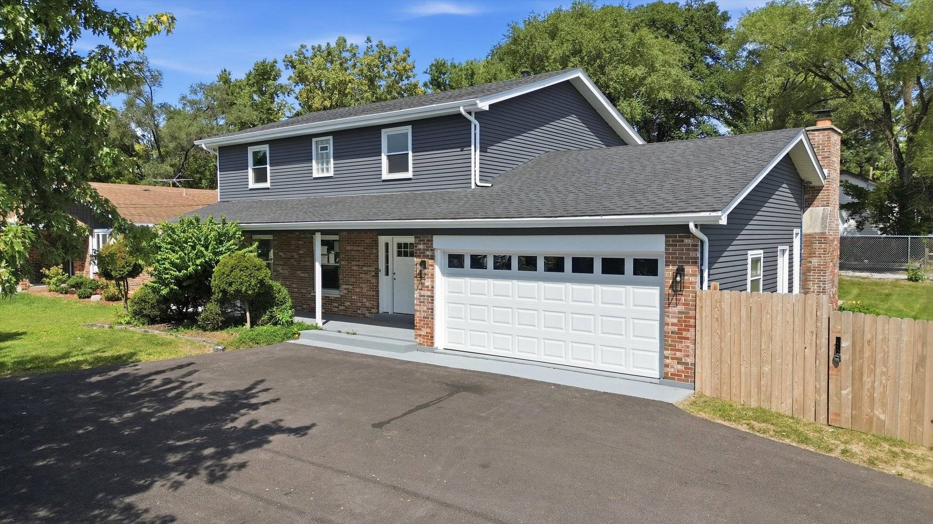 8700 W 103rd ST, Palos Hills, IL 60465