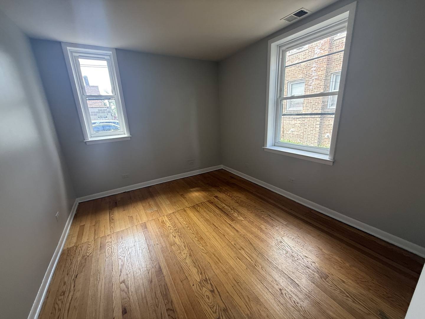 4811 W Warwick AVE #1W, Chicago, IL 60641