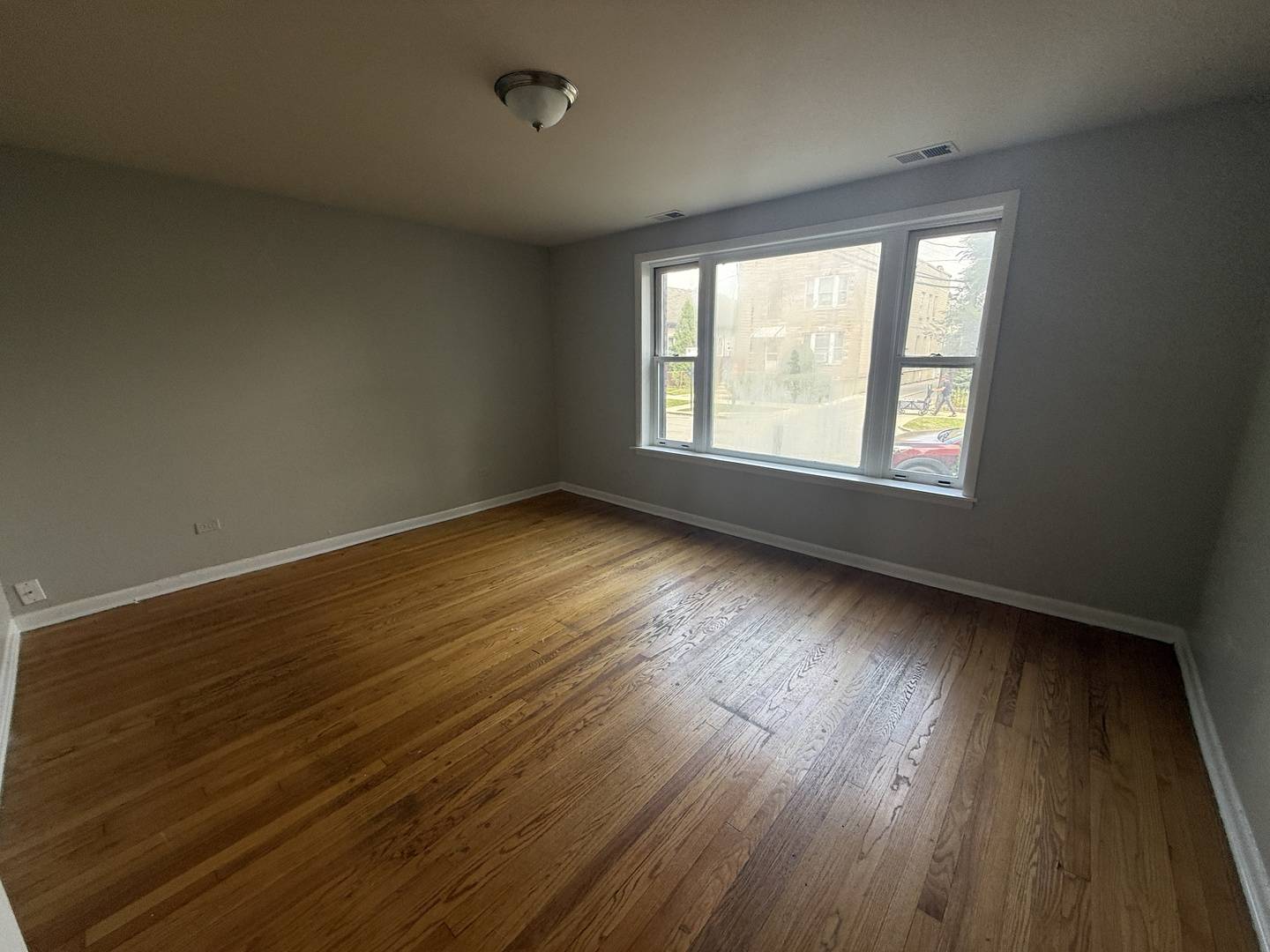 4811 W Warwick AVE #1W, Chicago, IL 60641