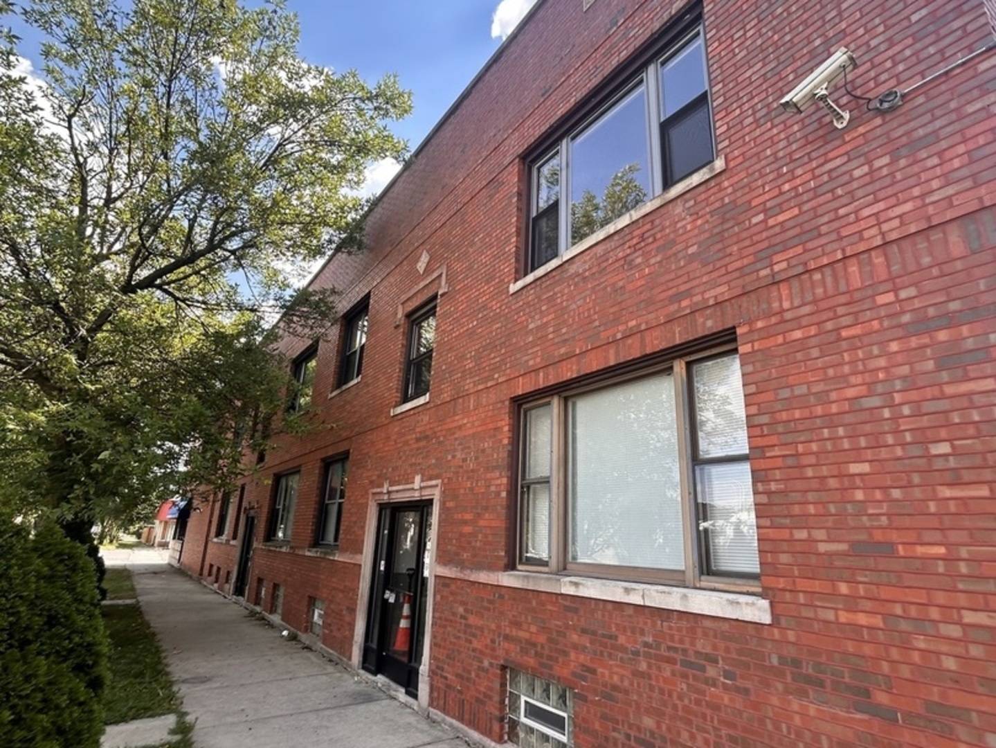 4811 W Warwick AVE #1W, Chicago, IL 60641