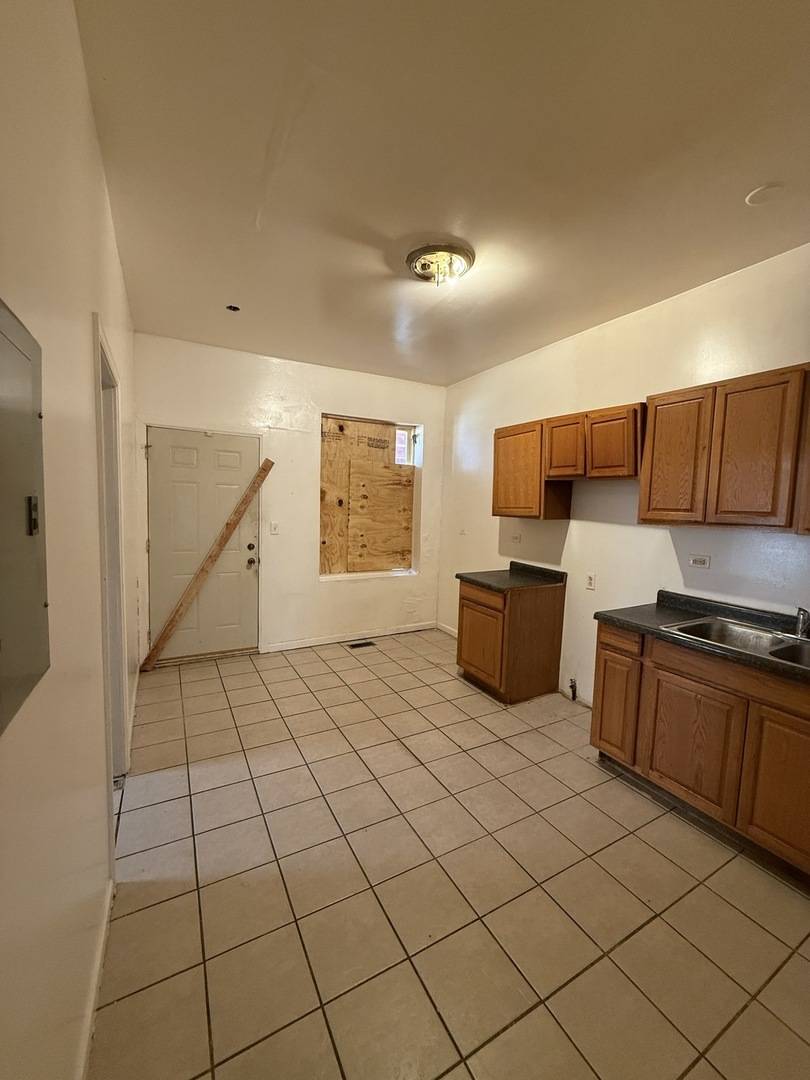 849 N Parkside AVE, Chicago, IL 60651