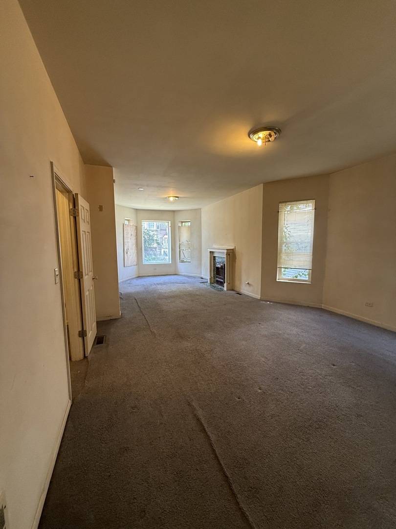 849 N Parkside AVE, Chicago, IL 60651