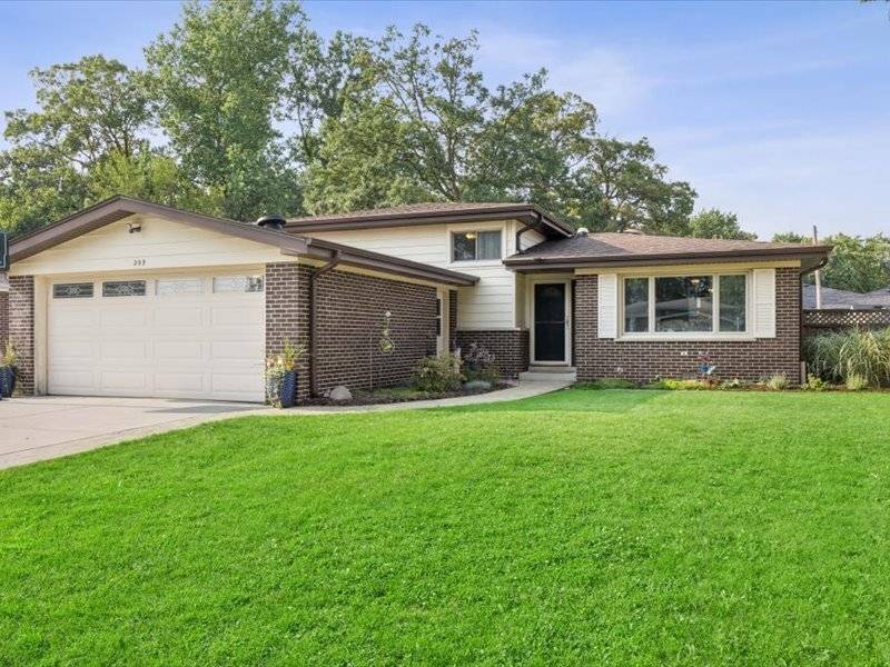 209 Murray DR, Wood Dale, IL 60191