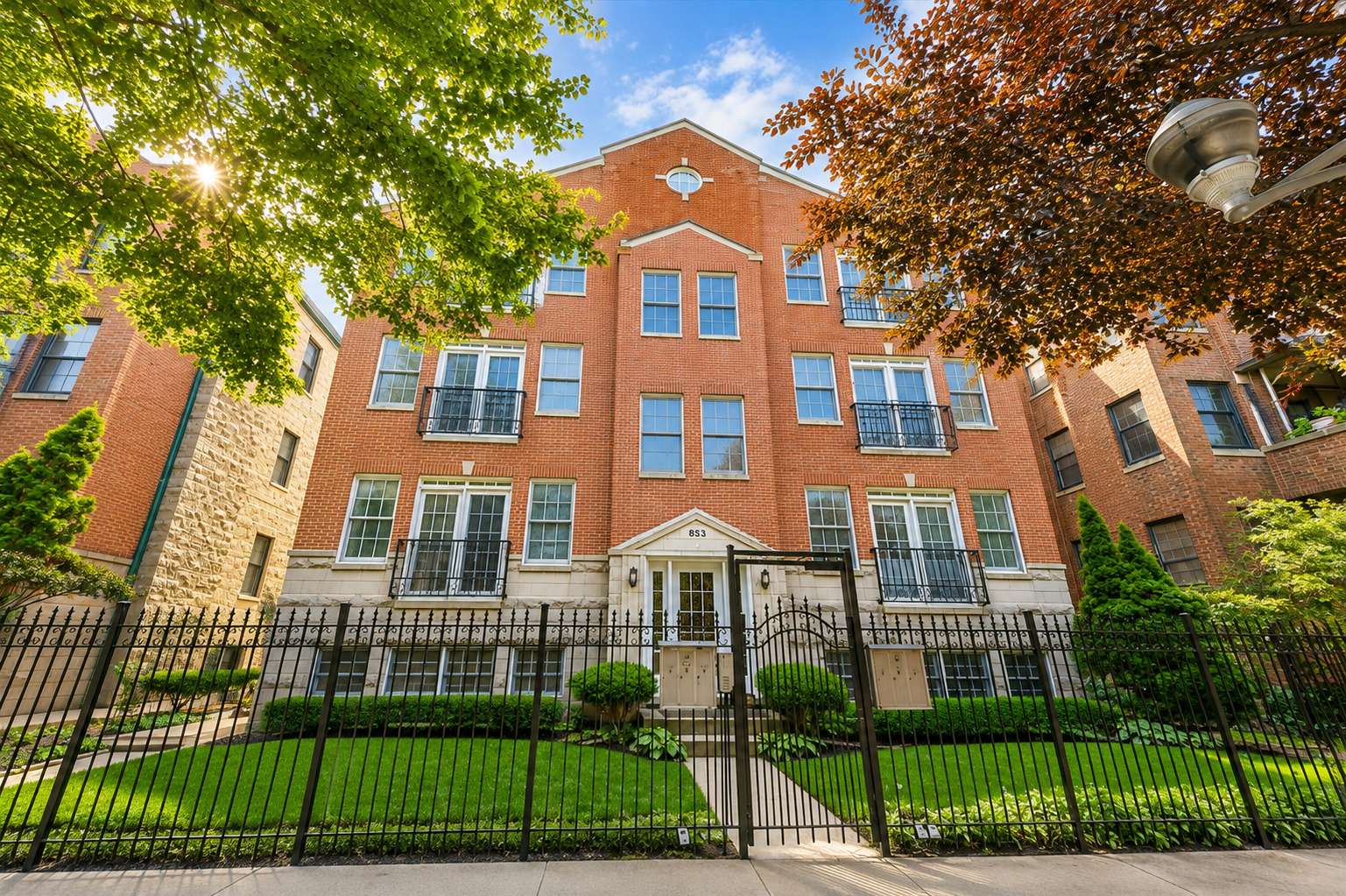 853 W Lakeside PL #1W, Chicago, IL 60640