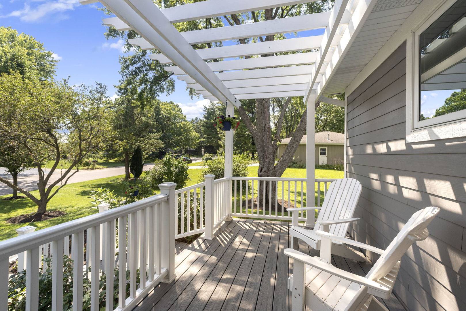 38W274 Bernice DR, St. Charles, IL 60174