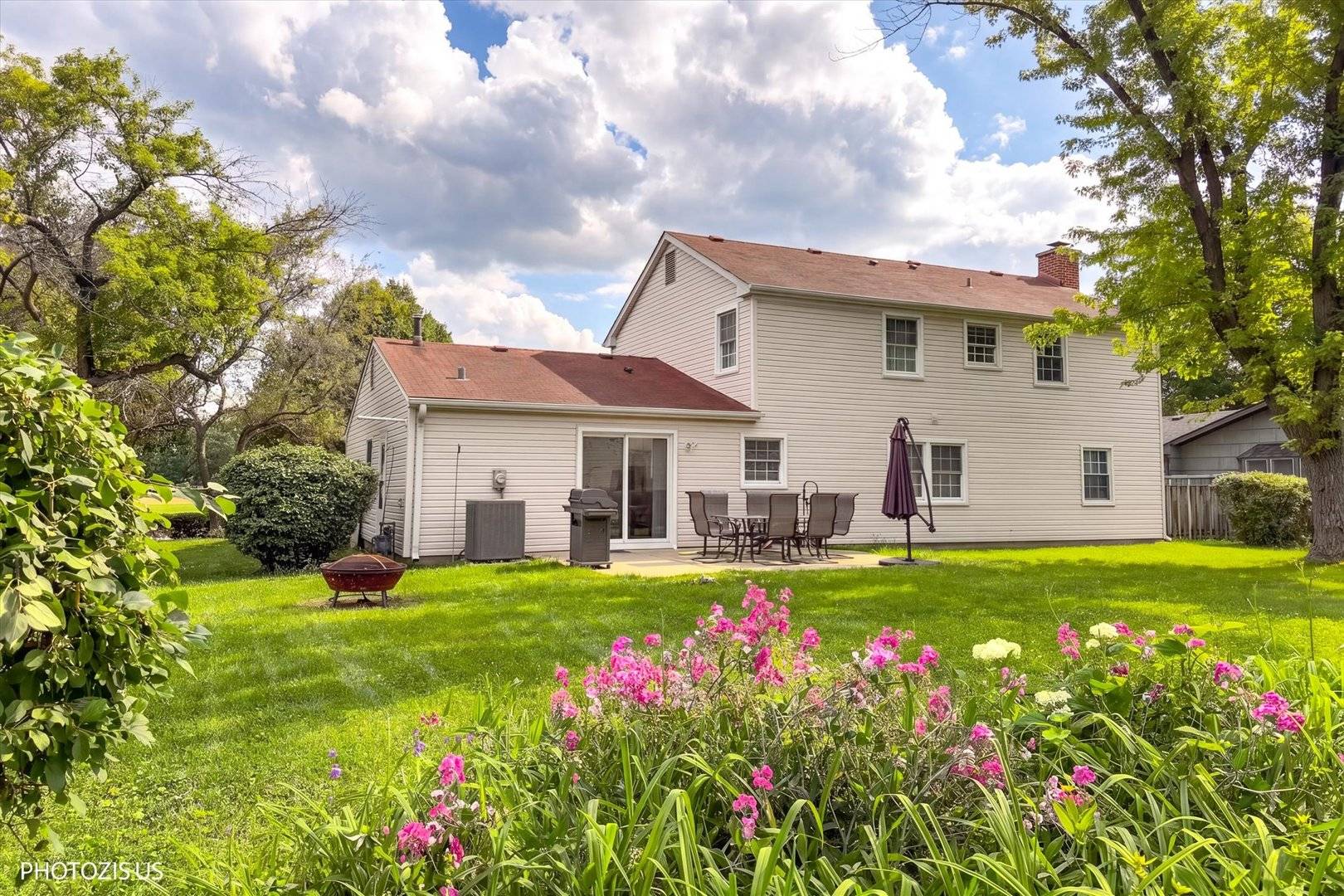 1111 Plum Grove CIR, Buffalo Grove, IL 60089