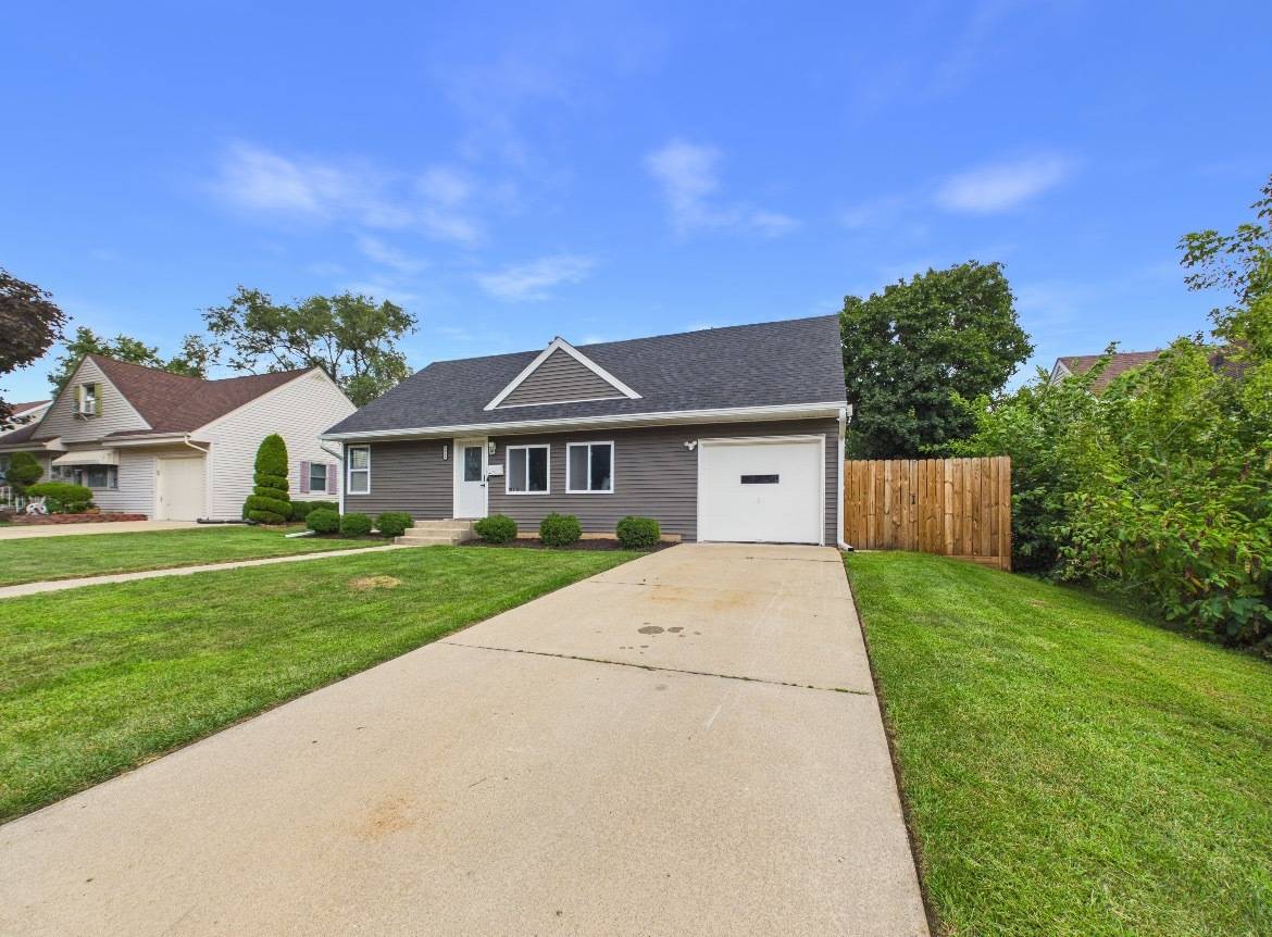 1328 LEAMAN PL, Rockford, IL 61108