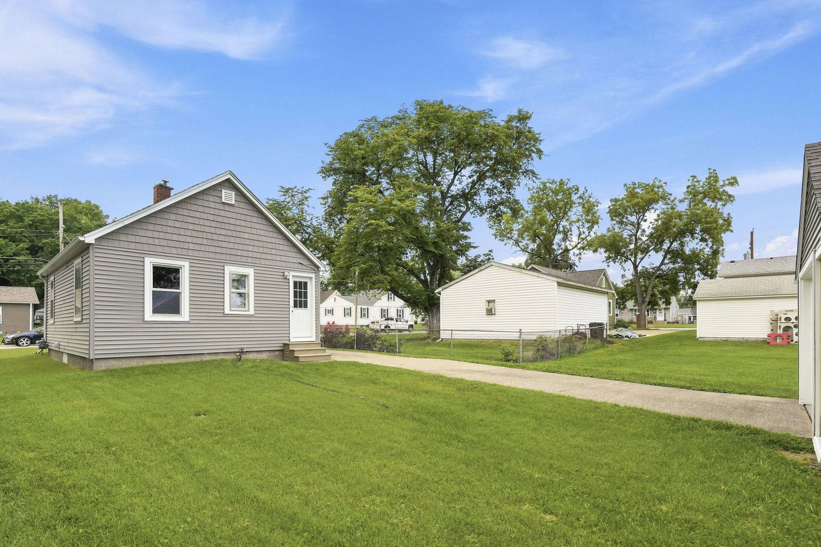 939 31st ST, Bettendorf, IA 52722
