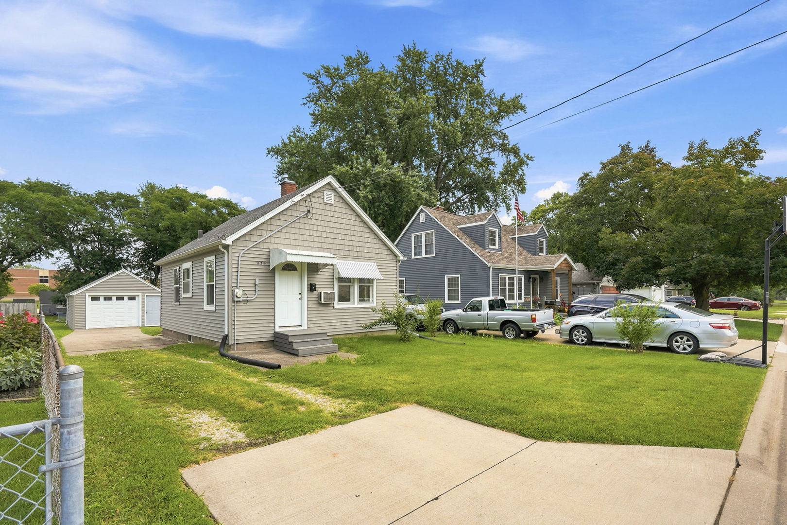939 31st ST, Bettendorf, IA 52722