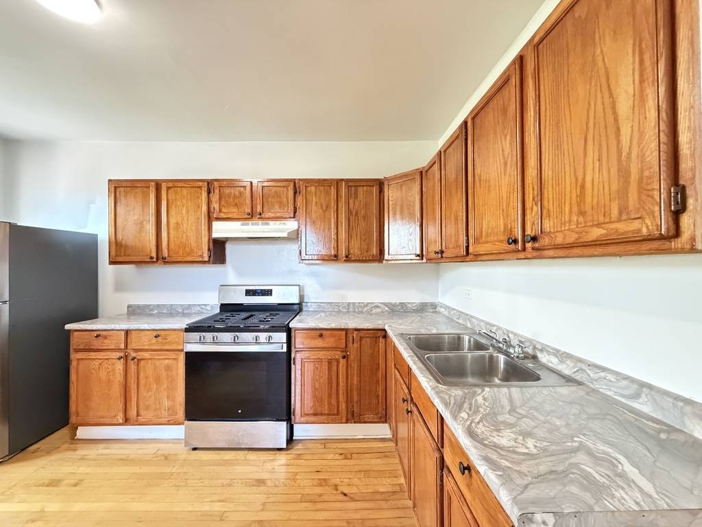 4251 W Haddon AVE #2, Chicago, IL 60651