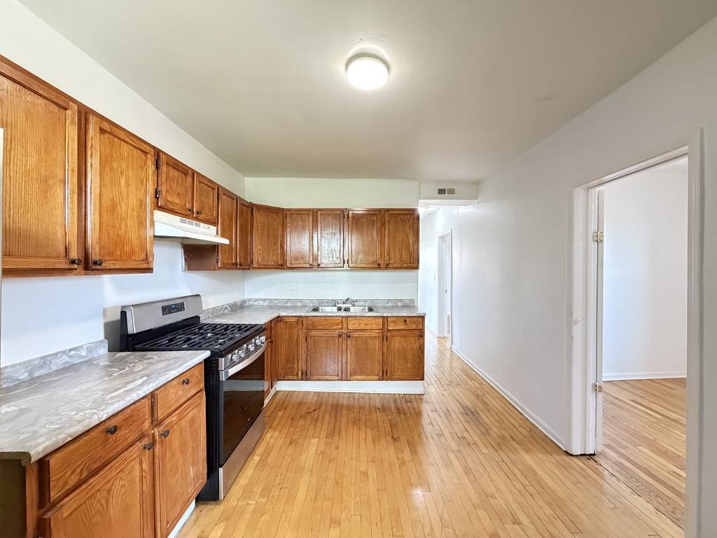 4251 W Haddon AVE #2, Chicago, IL 60651