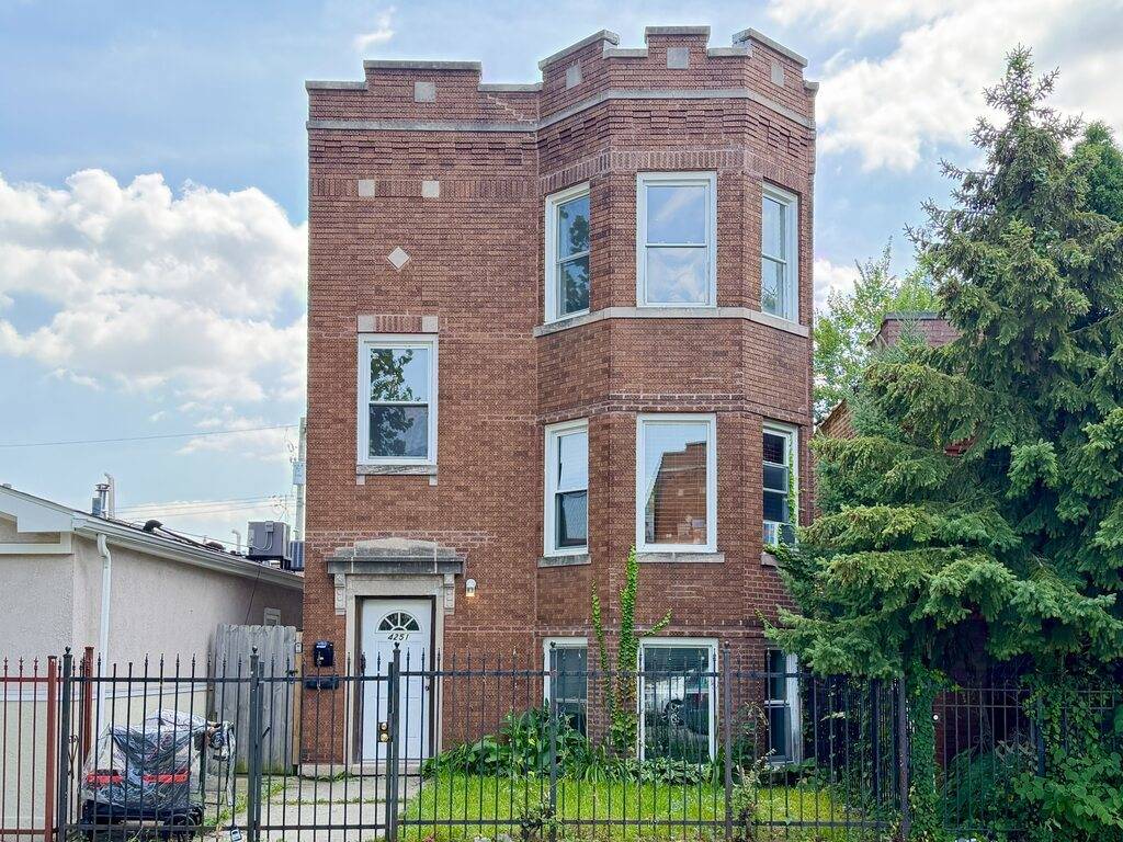 4251 W Haddon AVE #2, Chicago, IL 60651