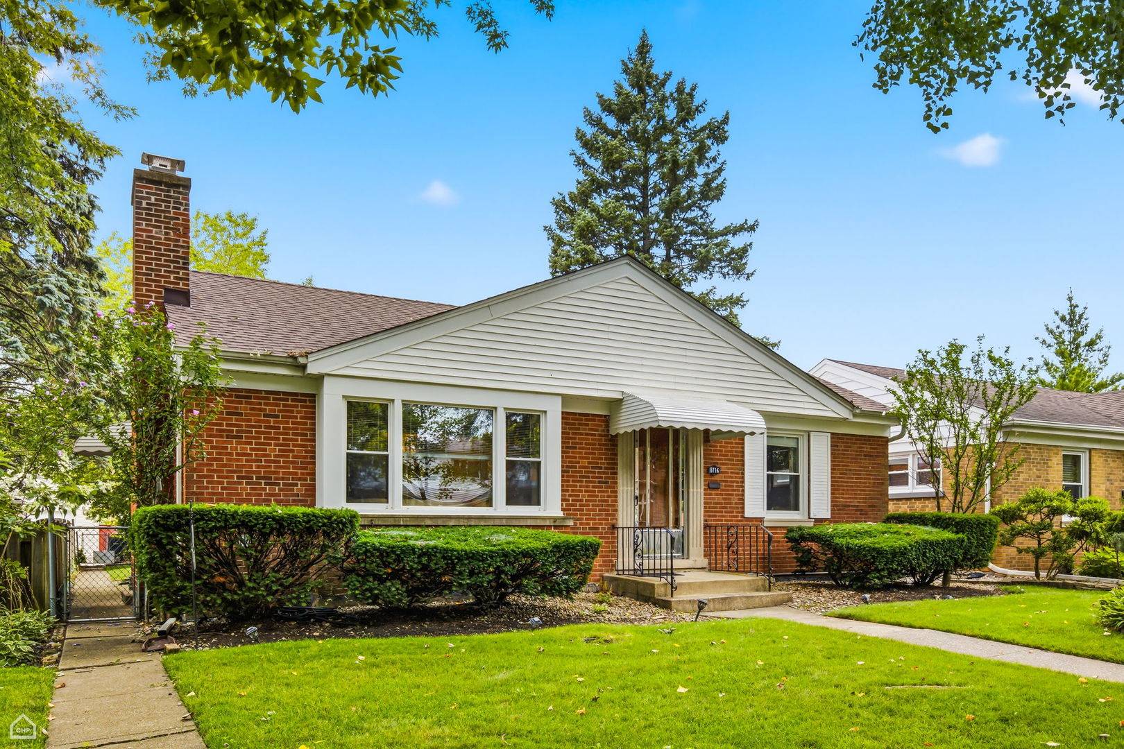 8716 N Harding AVE, Skokie, IL 60076