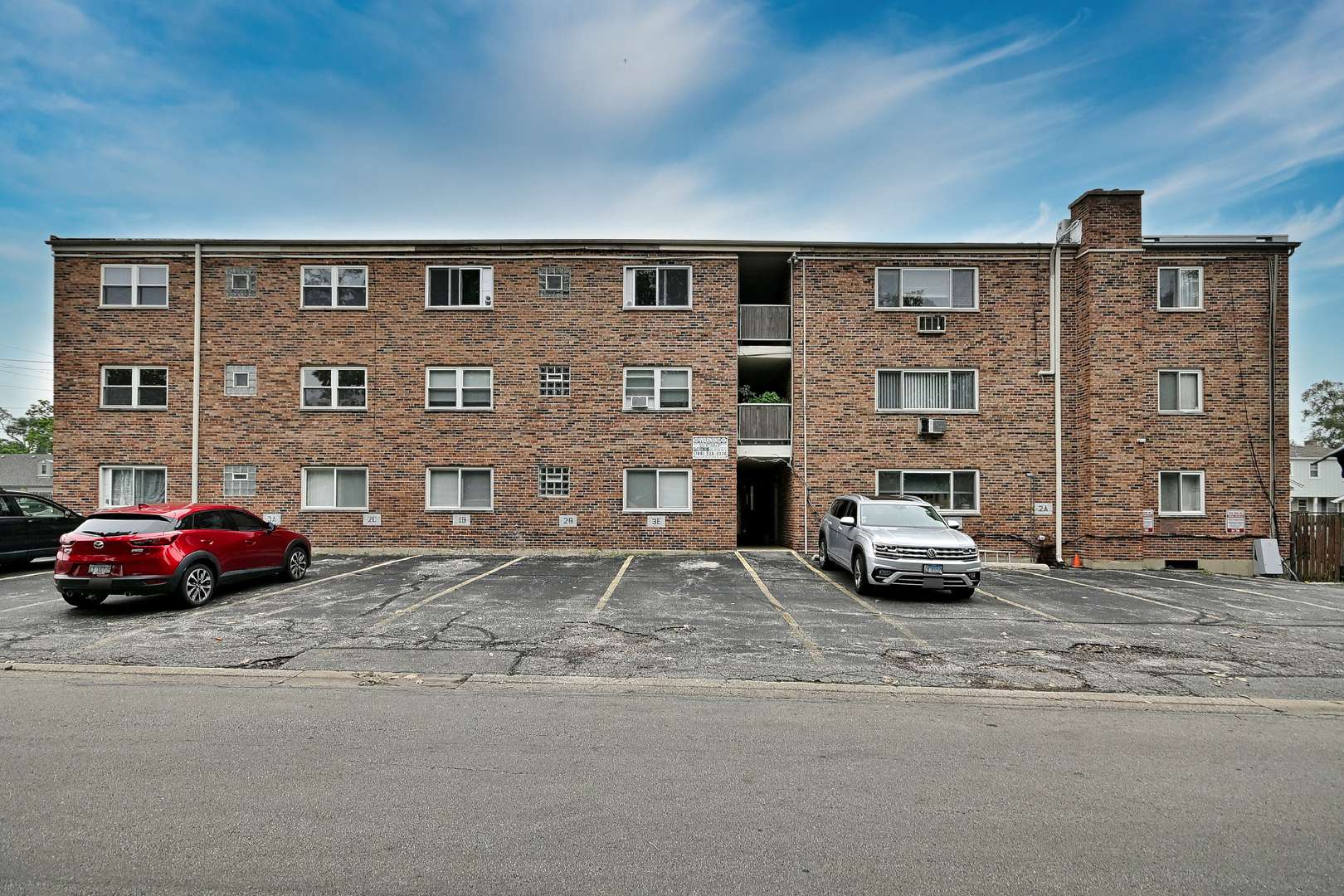 600 S York ST #3E, Elmhurst, IL 60126