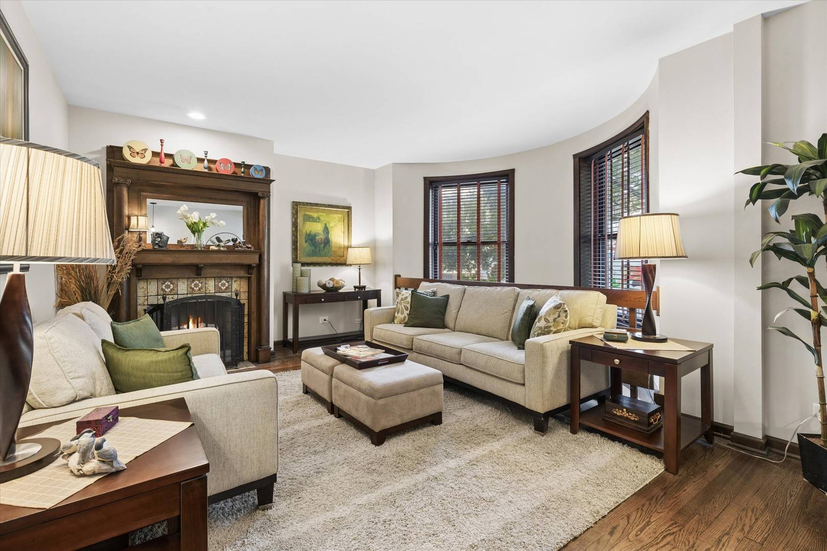 941 W Gunnison ST #1W, Chicago, IL 60640