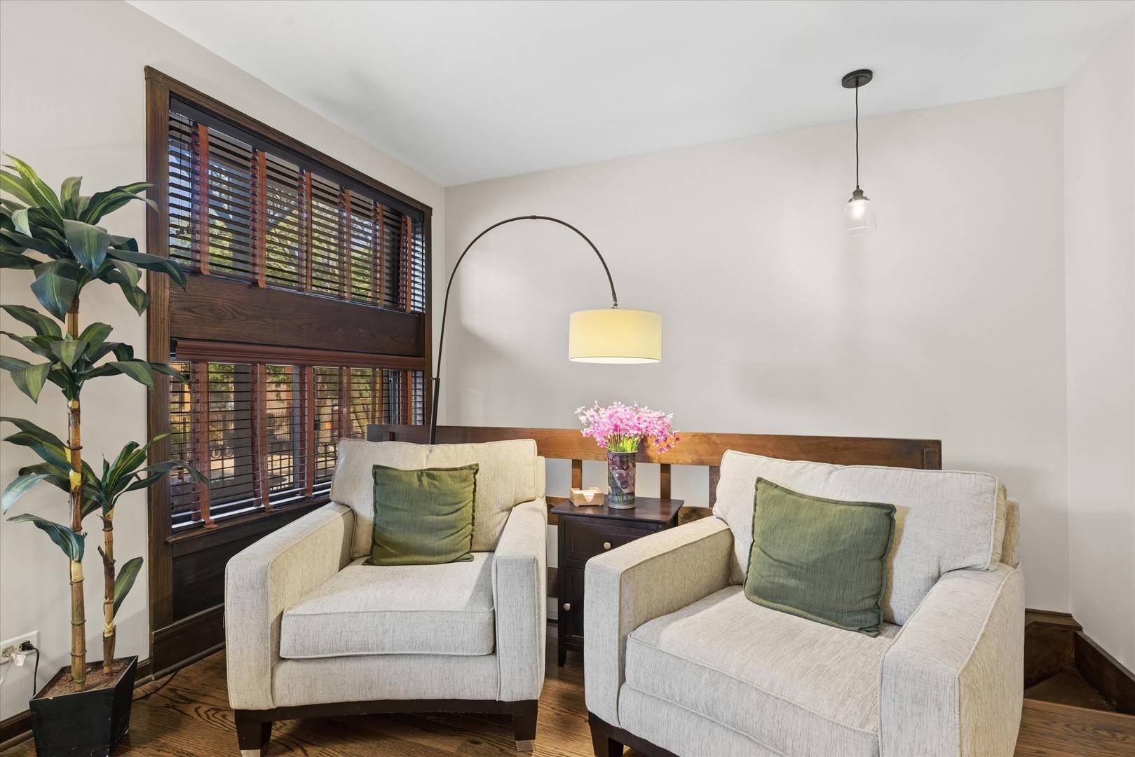 941 W Gunnison ST #1W, Chicago, IL 60640