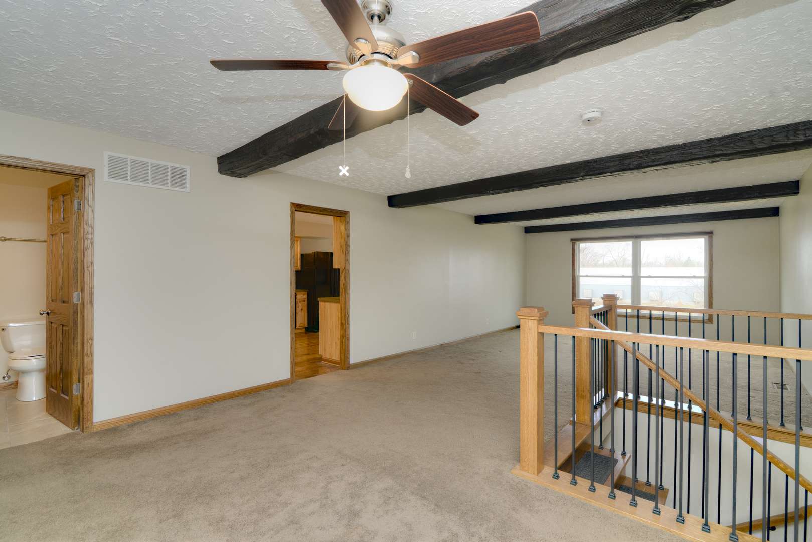 1070 CENTER DR, South Elgin, IL 60177