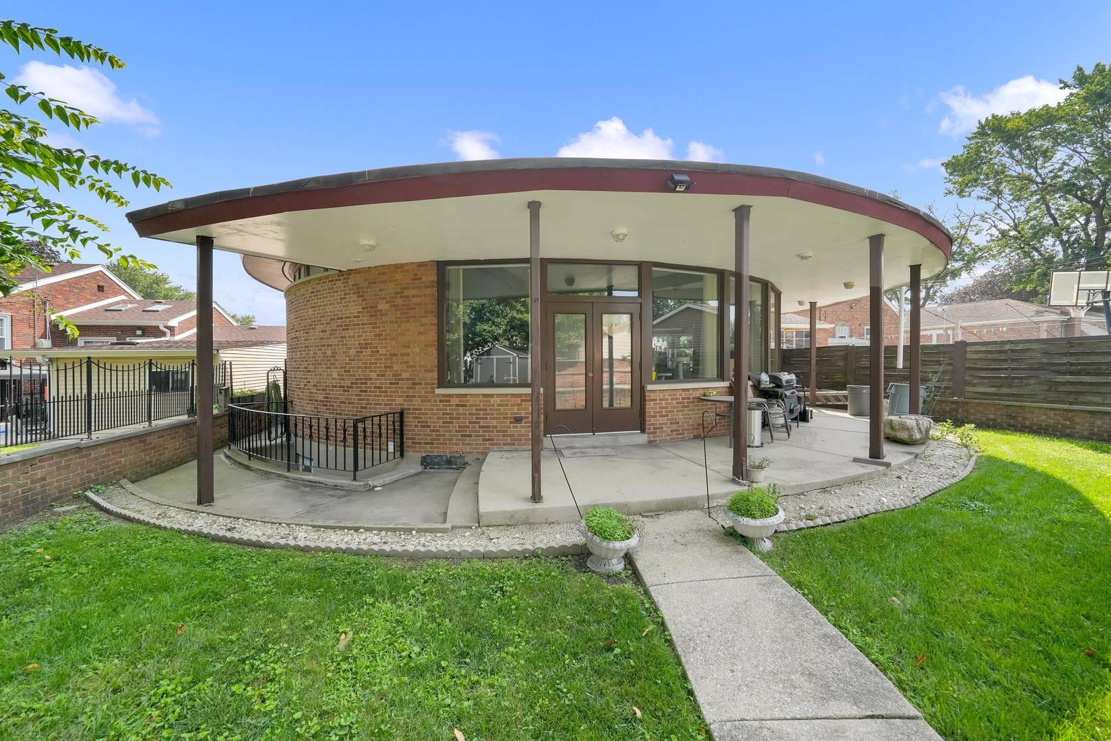 3936 Clarence AVE, Stickney, IL 60402