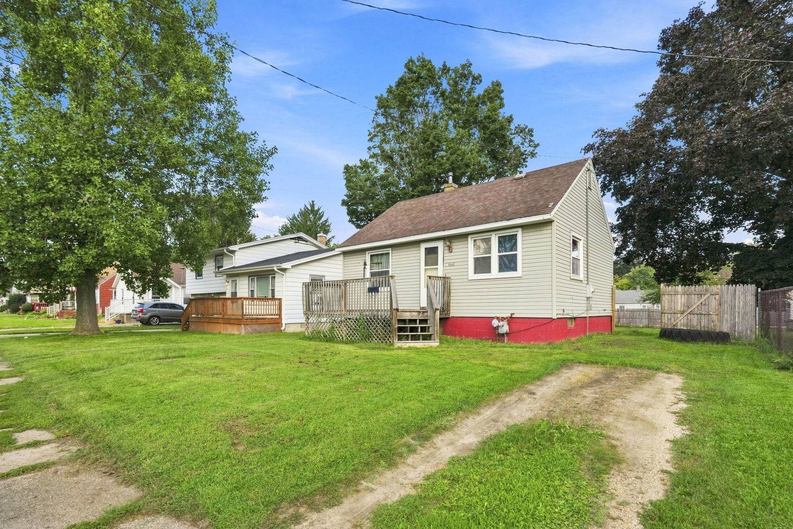 1306 13th AVE, Sterling, IL 60181