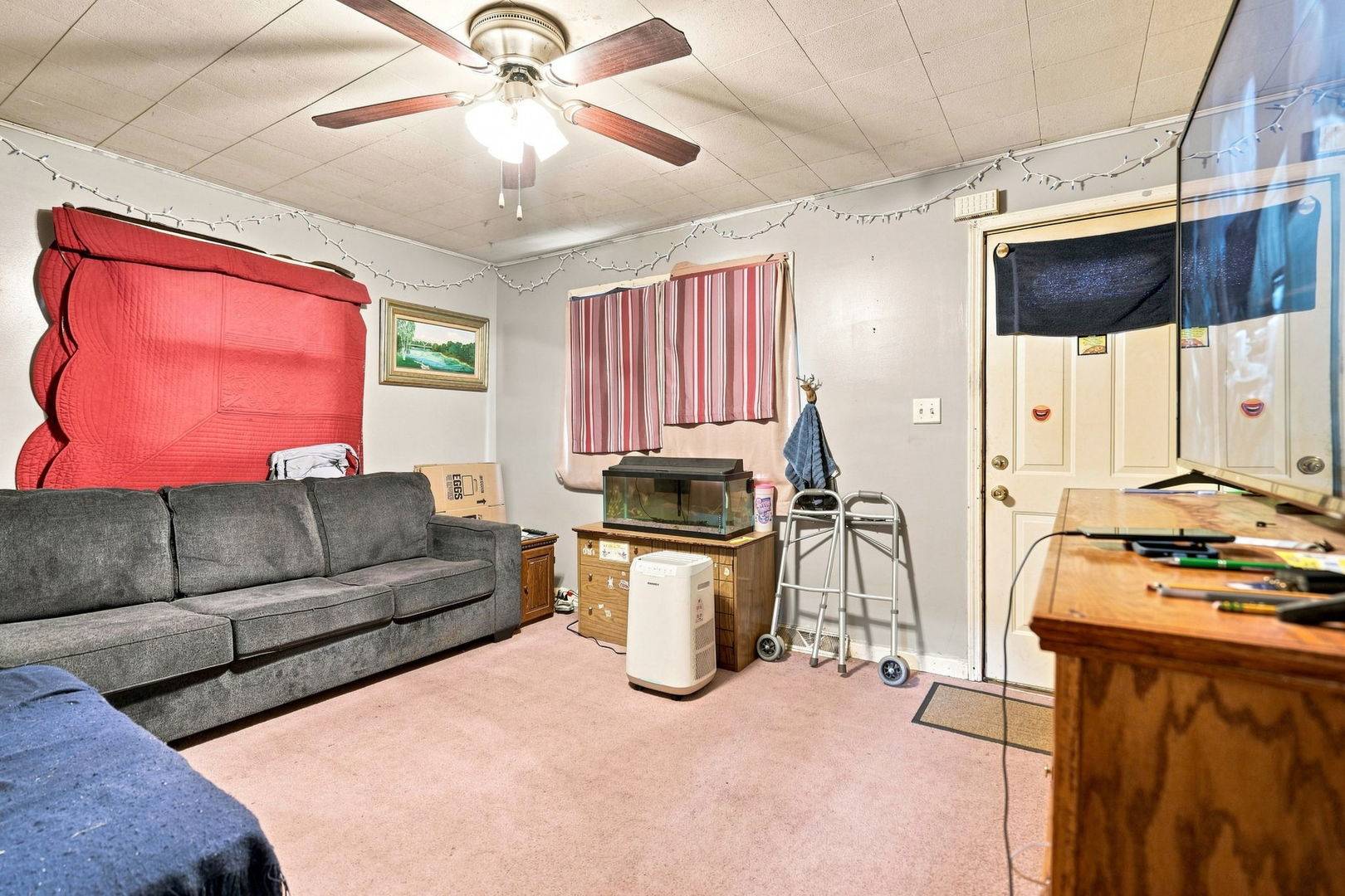 1306 13th AVE, Sterling, IL 60181