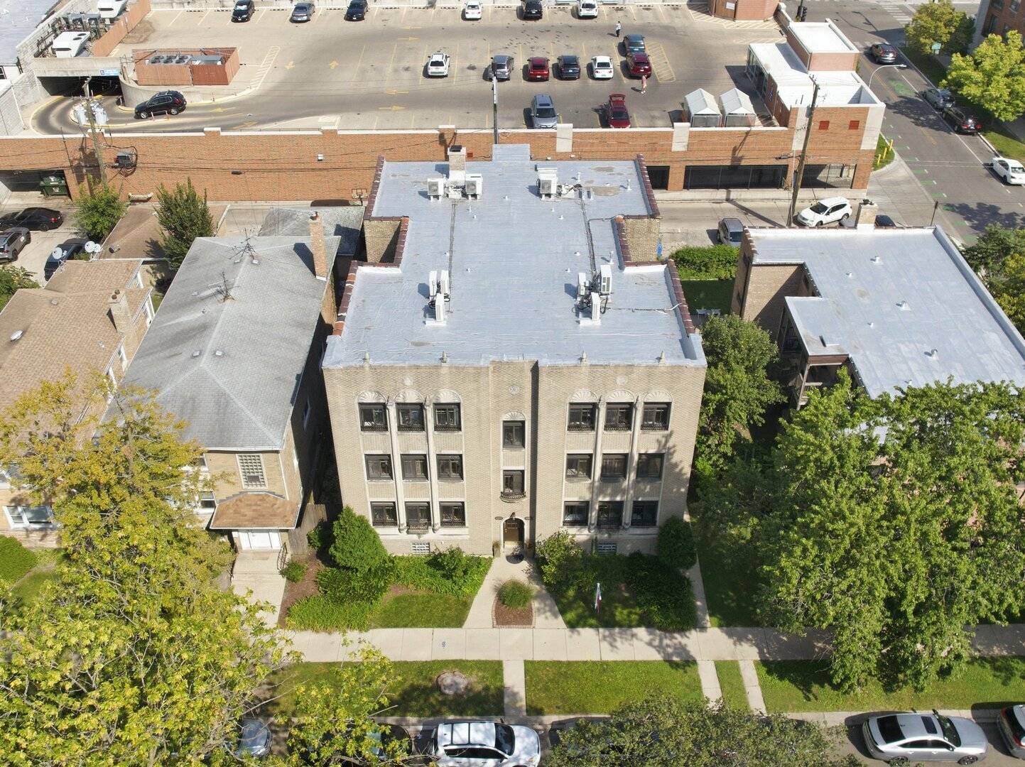 6211 N Mozart ST #2N, Chicago, IL 60659