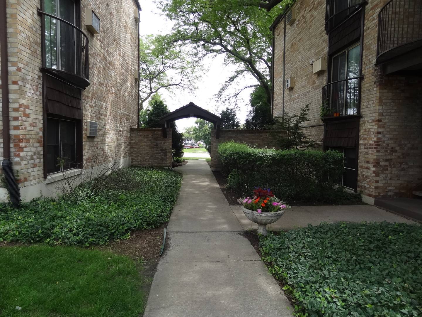 1950 Cherry LN #315, Northbrook, IL 60062