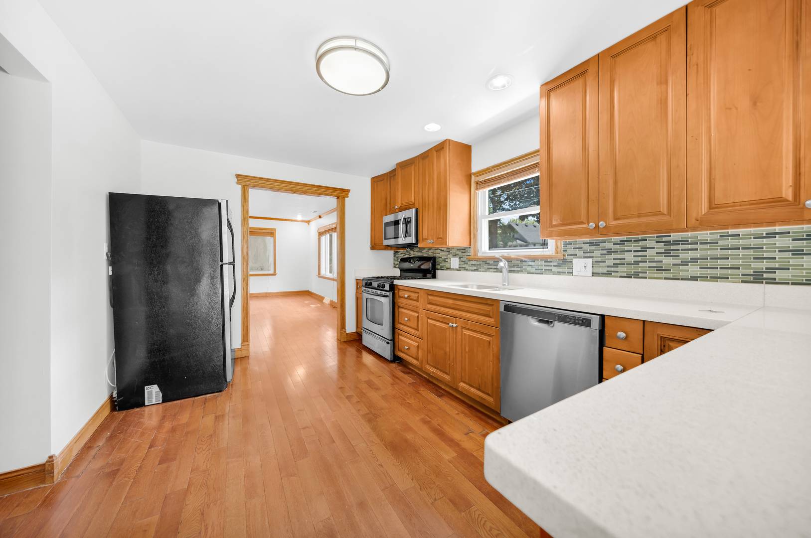 1446 EVERETT AVE, Des Plaines, IL 60018