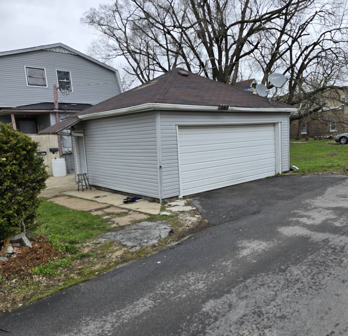 1949 BURR OAK AVE, Blue Island, IL 60406