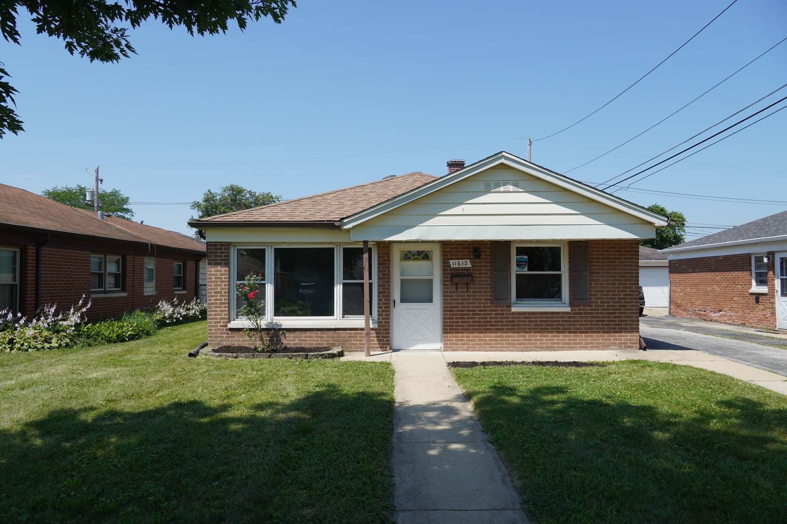 11612 S Harry J Rogowski DR, Merrionette Park, IL 60803