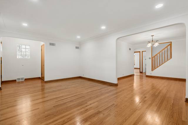 3301 N Newland AVE, Chicago, IL 60634