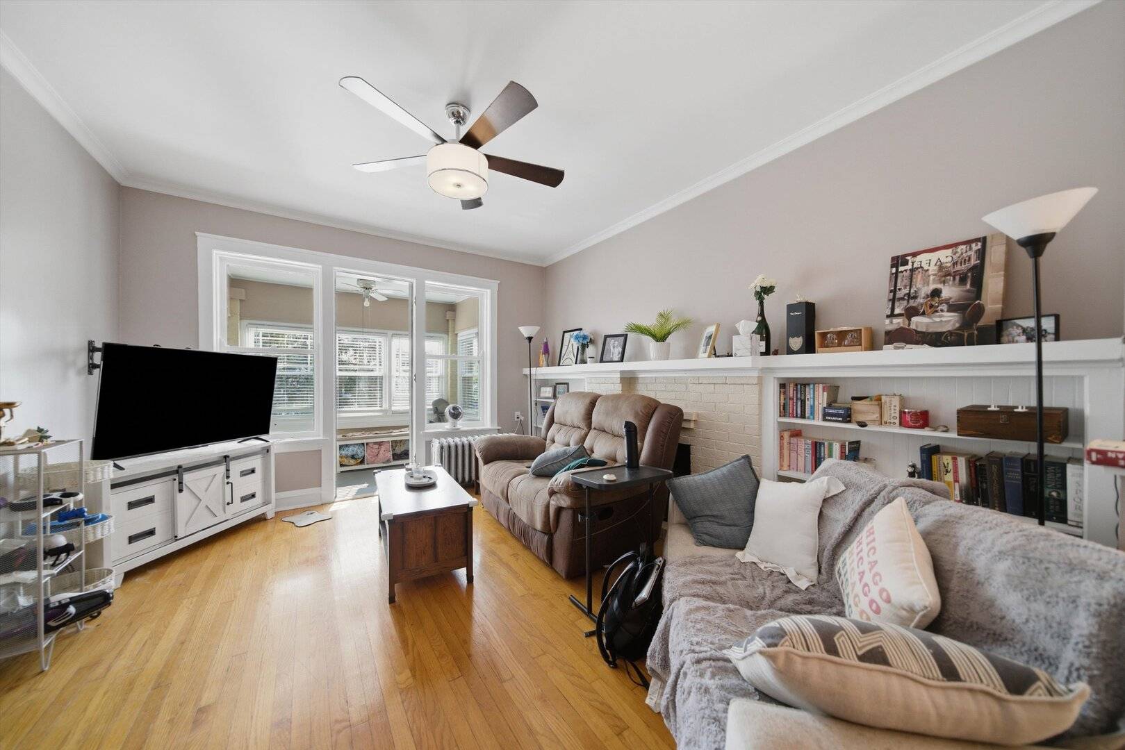 4442 N Sacramento AVE, Chicago, IL 60625