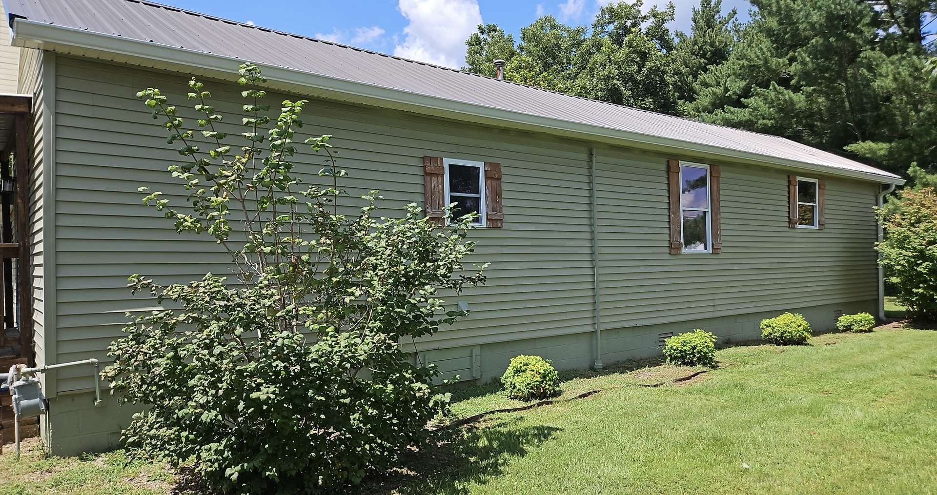 905 Shaw DR, Norris City, IL 62869