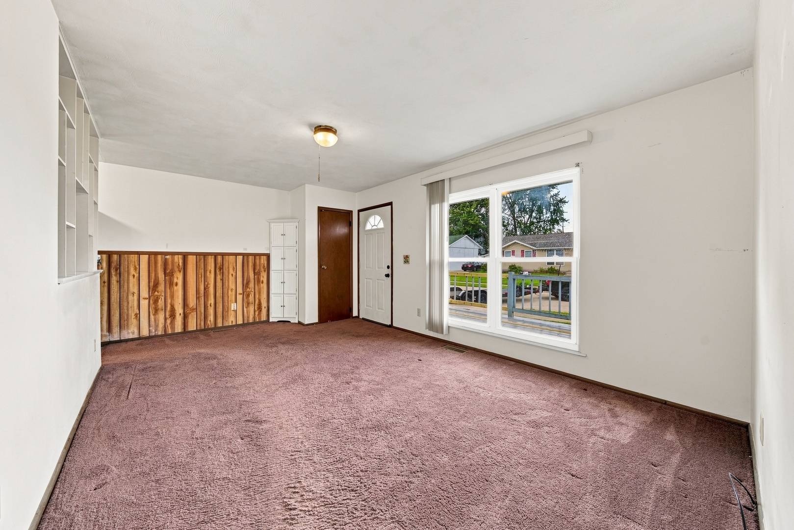 1606 Bonnie AVE, Dixon, IL 61021