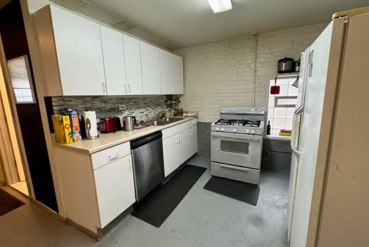 3237 W Thomas ST #G, Chicago, IL 60651