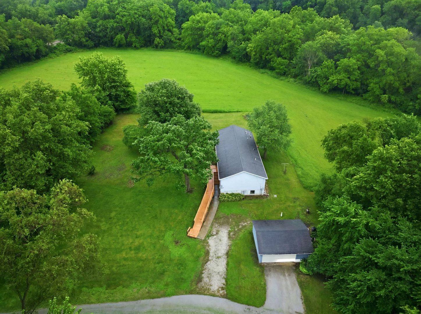 211 Bridge ST, Millington, IL 60537