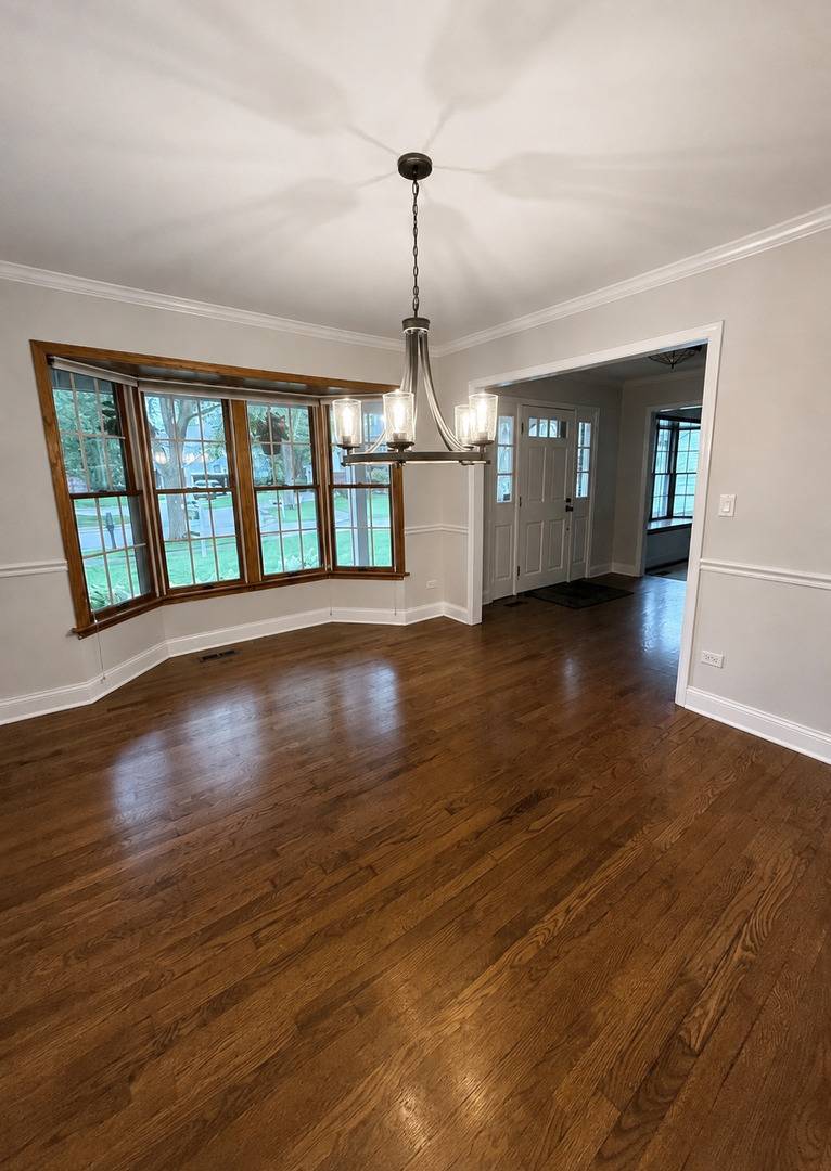 1305 Dancer CT, Libertyville, IL 60048