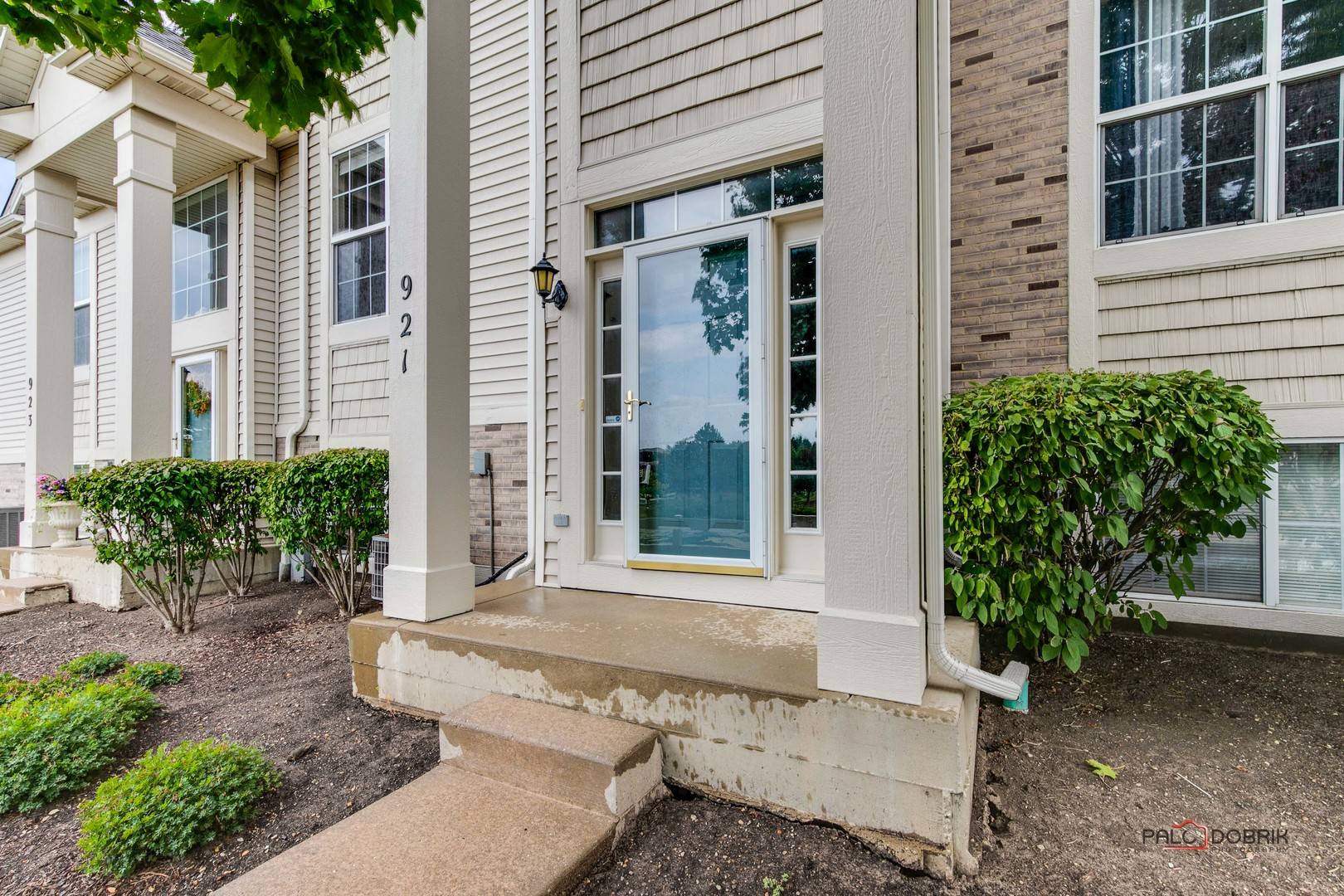 921 Summit Creek DR, Shorewood, IL 60404