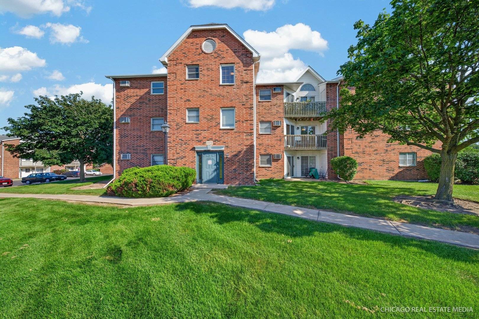 1375 Cunat CT #2C, Lake In The Hills, IL 60156