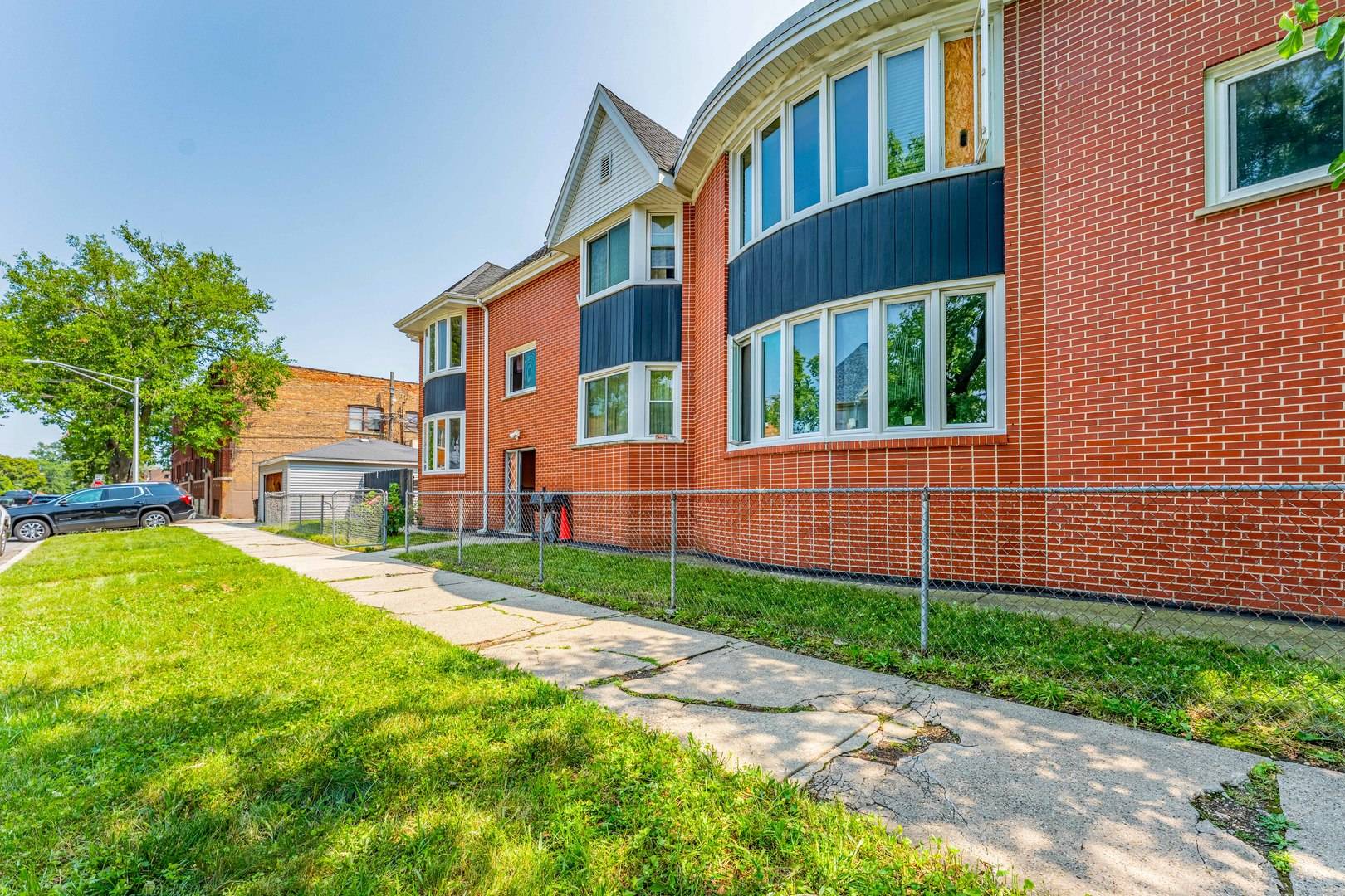 6401 S Albany AVE, Chicago, IL 60629