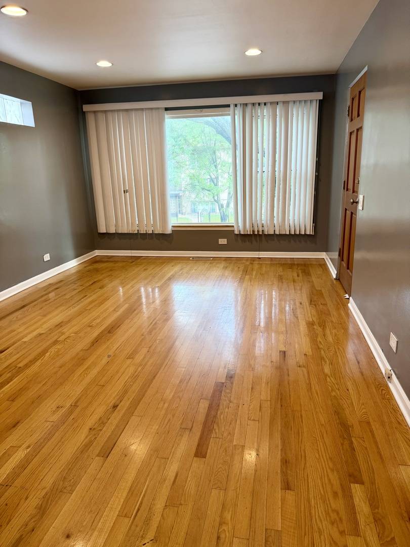 24 E 75th ST #2, Chicago, IL 60619