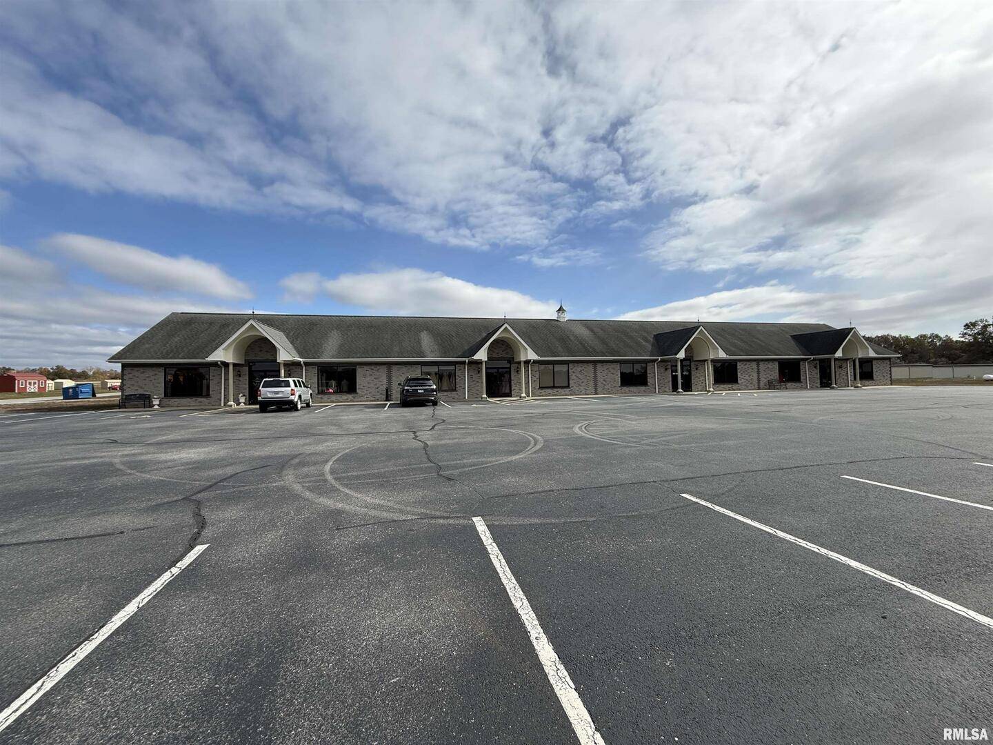 1615 Landing DR, Carterville, IL 62918