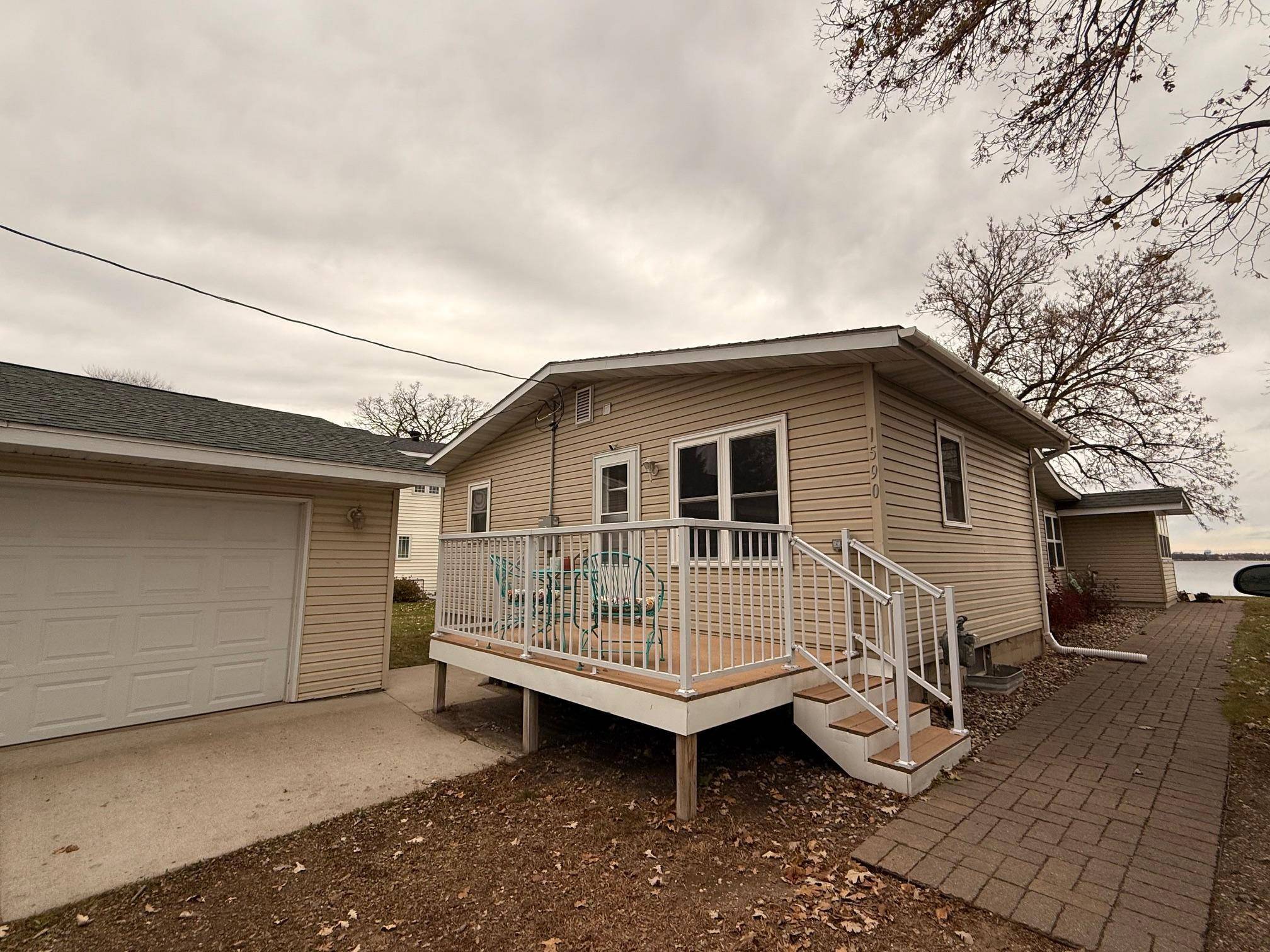 1590 W Lake DR, Detroit Lakes, MN 56501