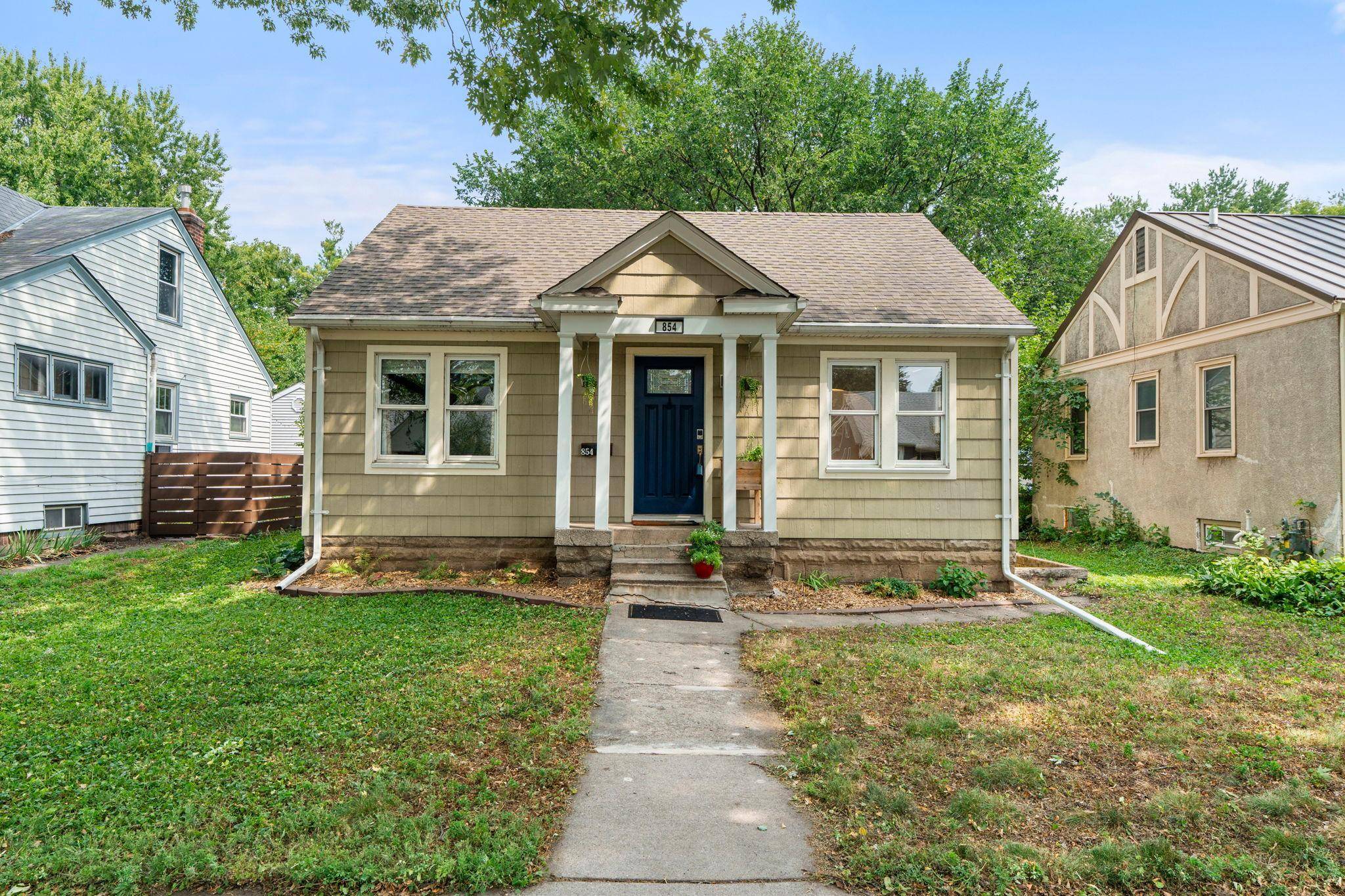 854 21st AVE SE, Minneapolis, MN 55414