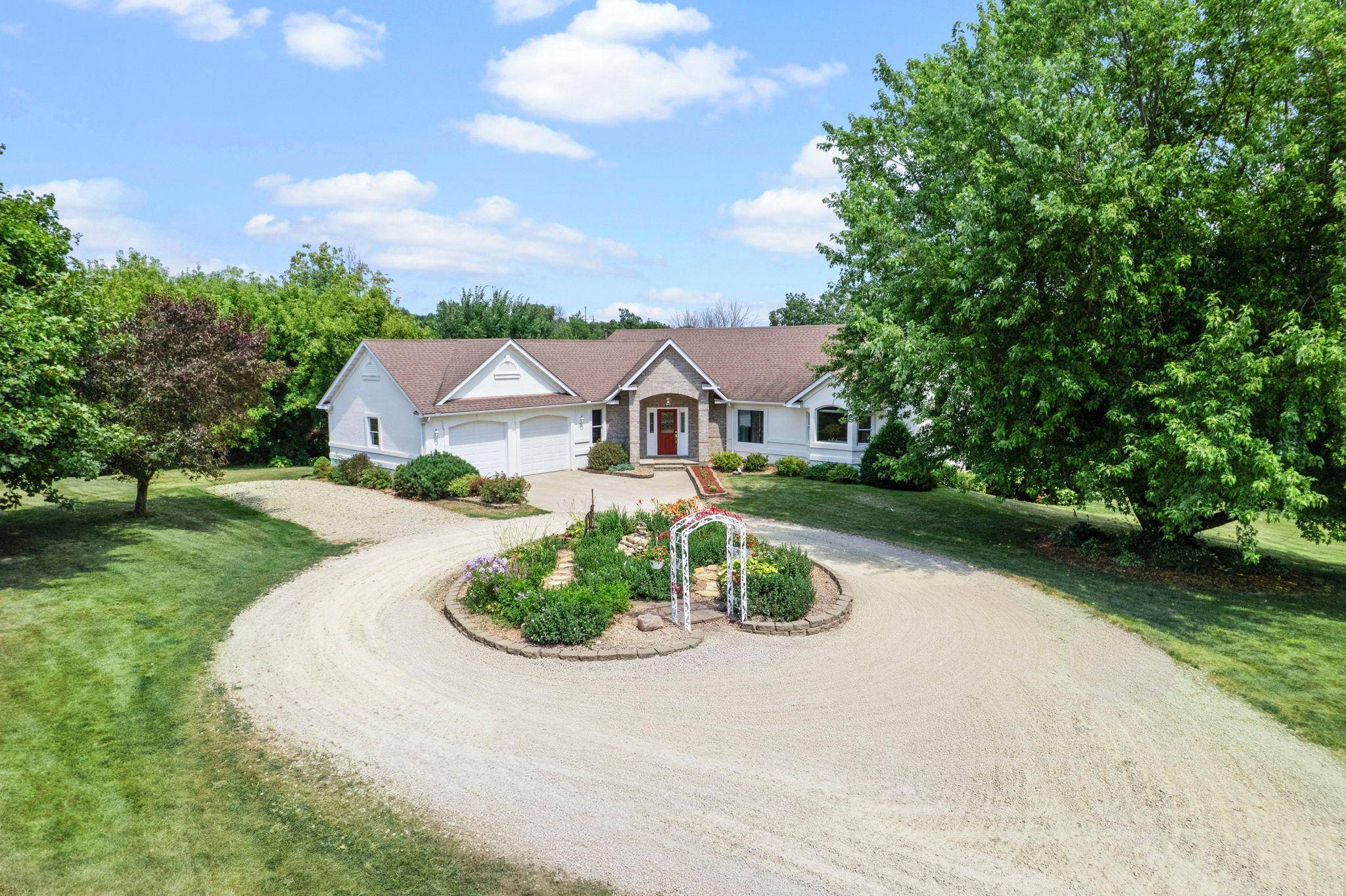 N6690 870th Street, River Falls, WI 54022
