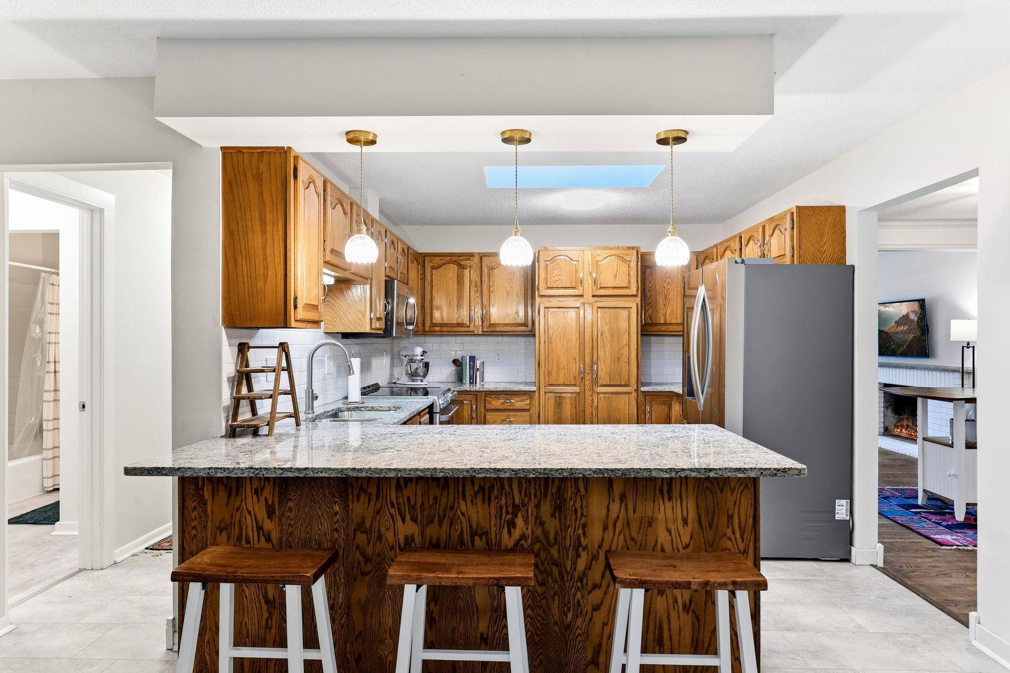 1974 Summer ST, Falcon Heights, MN 55113