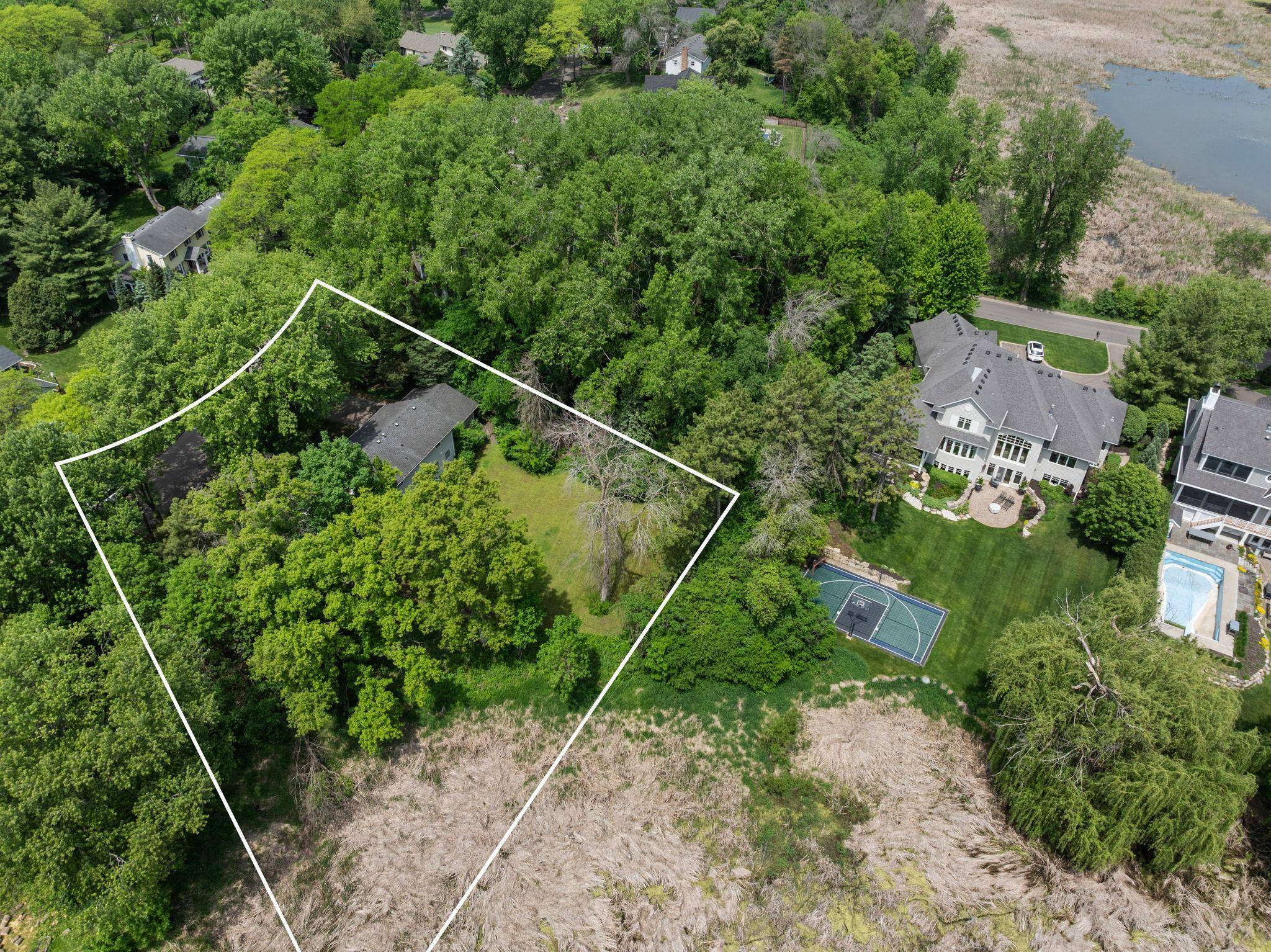 355 Margaret CIR, Wayzata, MN 55391