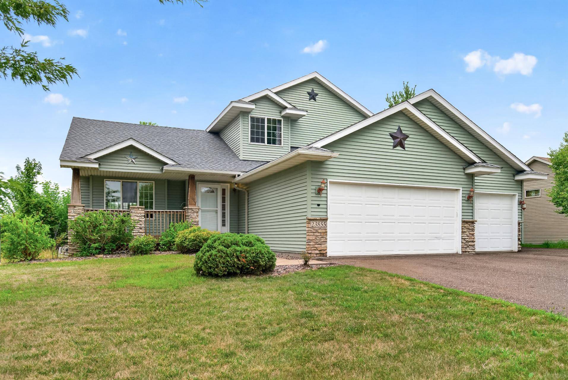 23855 Aspen DR, Rogers, MN 55374