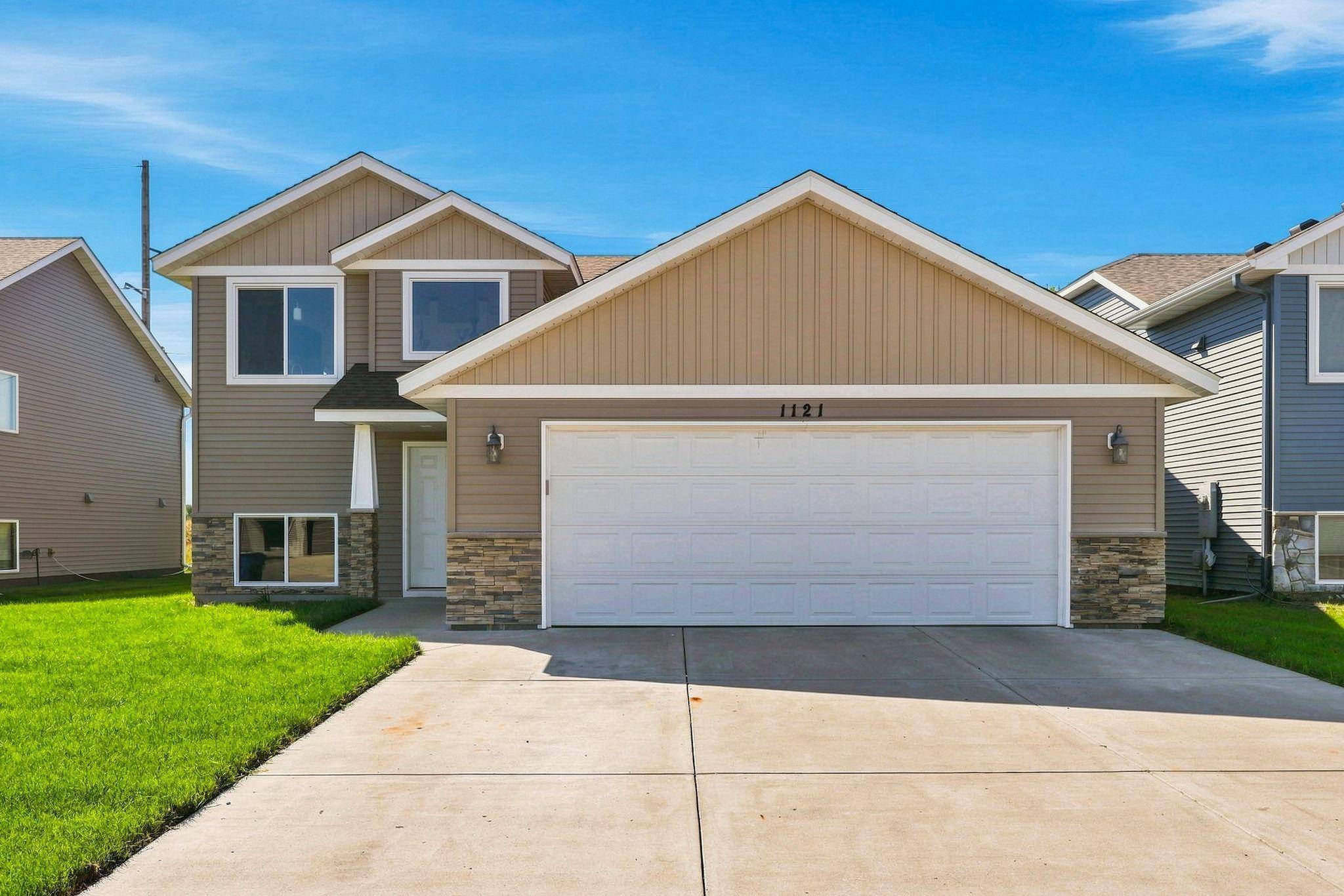 1121 Yellowstone AVE, Saint Cloud, MN 56303