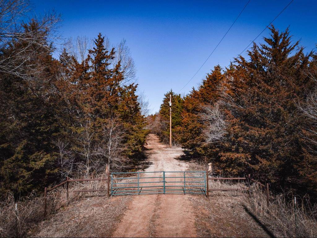 Locust RD, Mill Creek, OK 74856